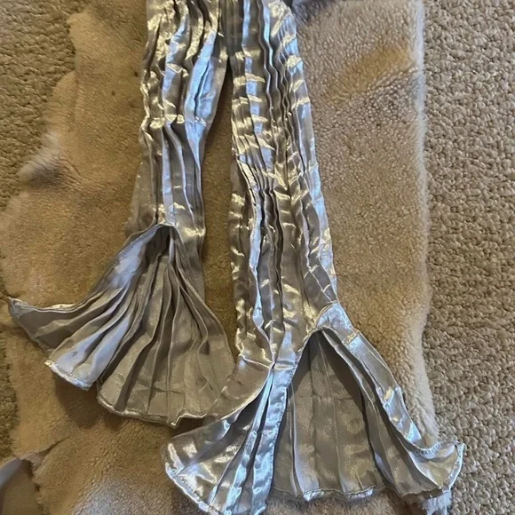 Nin Studio silver pleated pants with flared bottom in size S - Picture 3 of 5